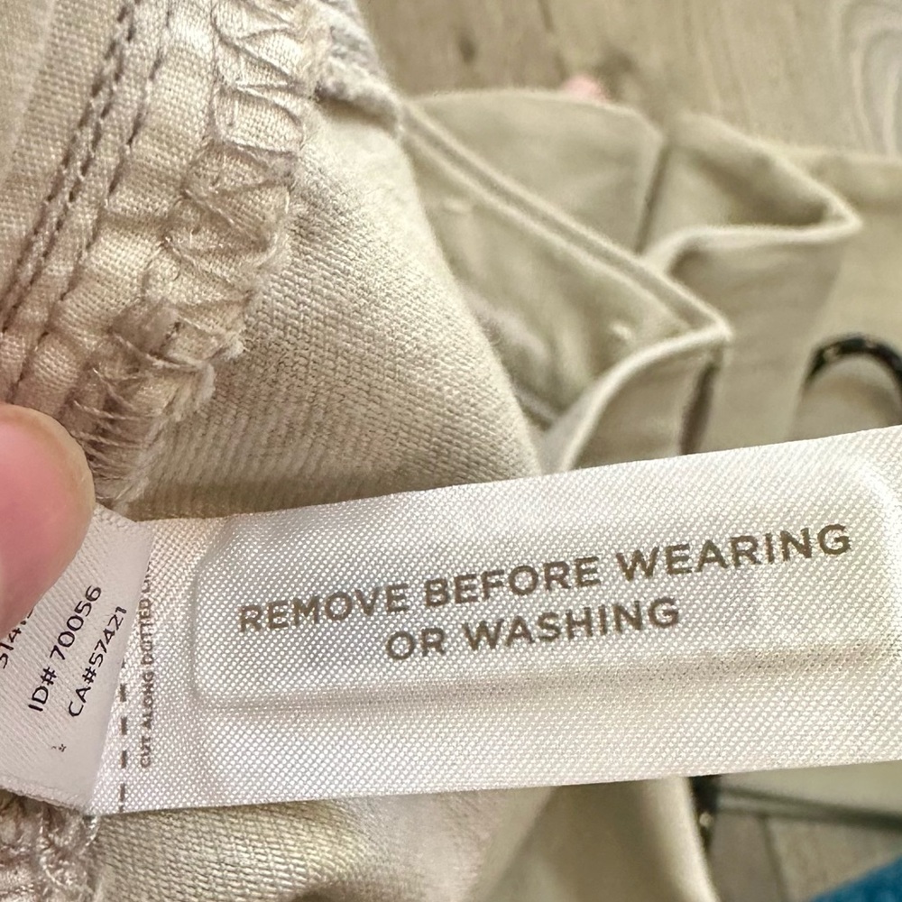 NWOT! Never Worn! Ann Taylor LOFT Grey Modern Sexy Boot Jeans in size 10 Petite - Picture 9 of 10